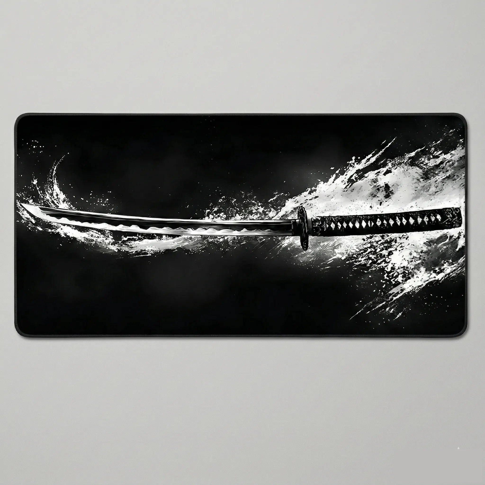 Tapis de souris XXL katana qui transperce une vague d'eau
